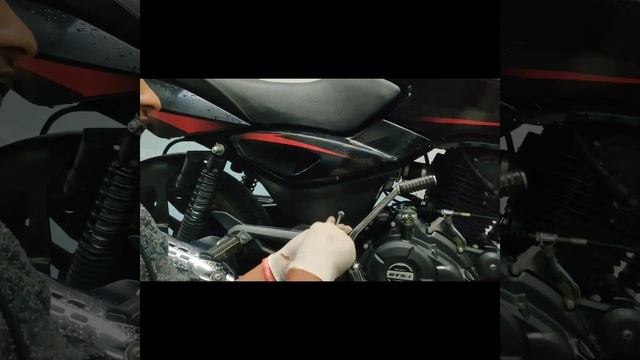Pulsar 150 Oil change and Air filter clean l Technician Nepal смотреть онлайн