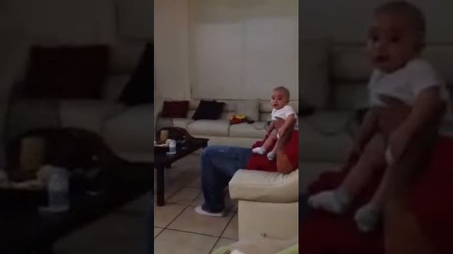 Juegan Isabela Tasha y Santi смотреть онлайн