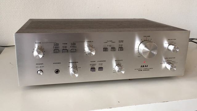 AKAI Stereo Amplifier AM 2400