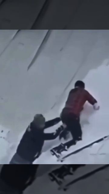 друг в беде не бросит