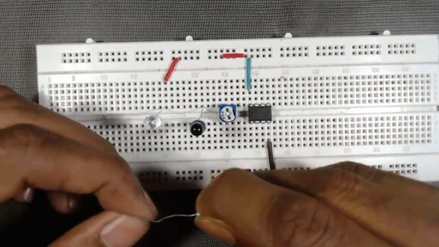 how to make an ir proximity sensor | Touchless Door Bell ON BREADBOARD смотреть онлайн