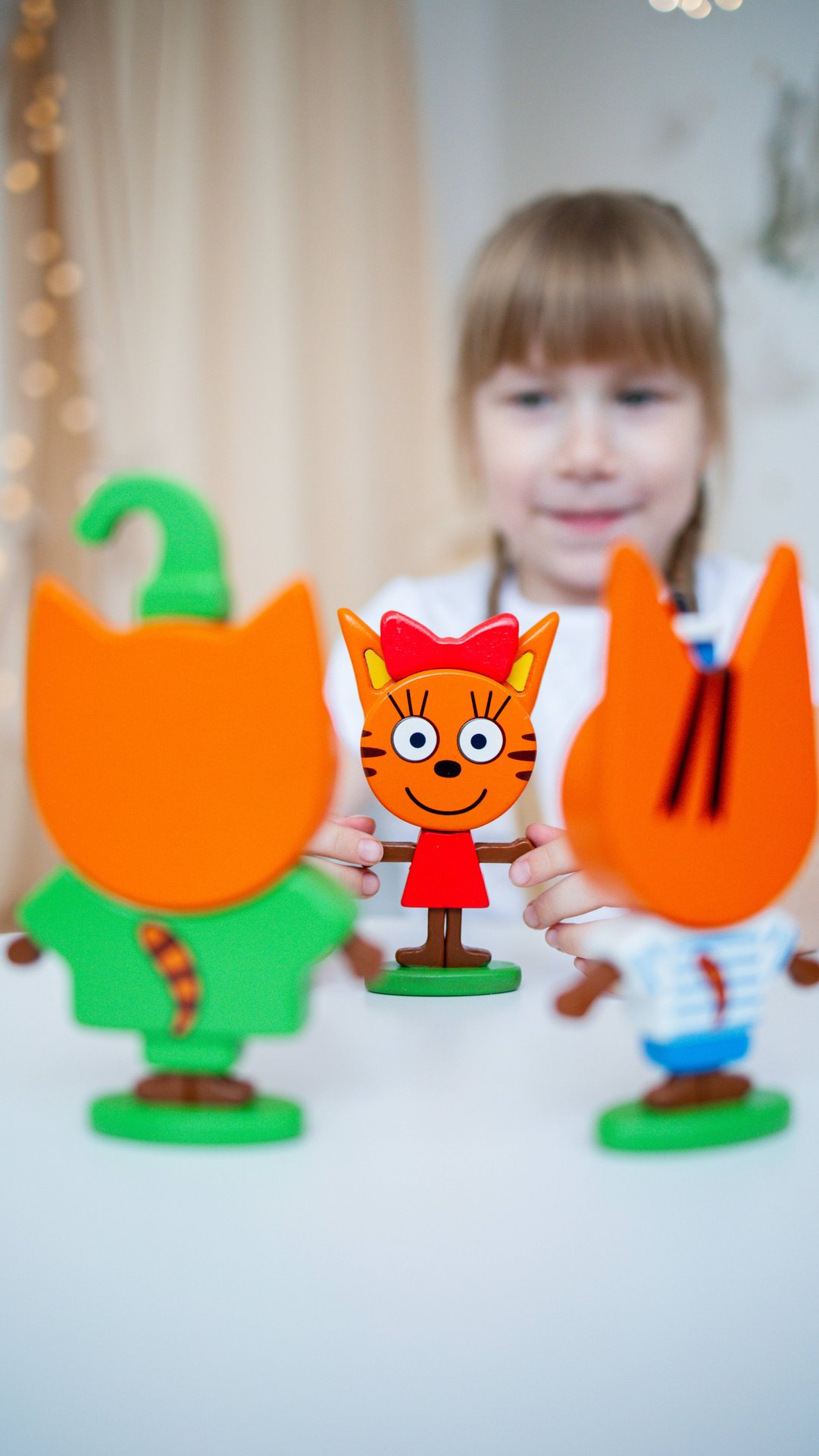Игрушка Три кота Карамелька фигурка деревянная смотреть онлайн