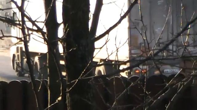 Фура в жилой зоне ( 19.11.14 г. ) смотреть онлайн