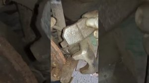 Почему колодки стераются косо или одна большк а вторая меньше