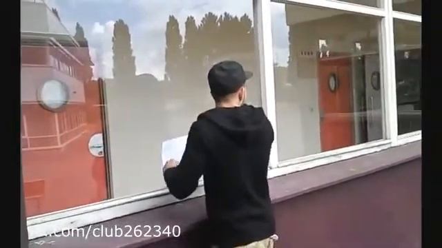 Мощный поцелуй через стекло смотреть онлайн