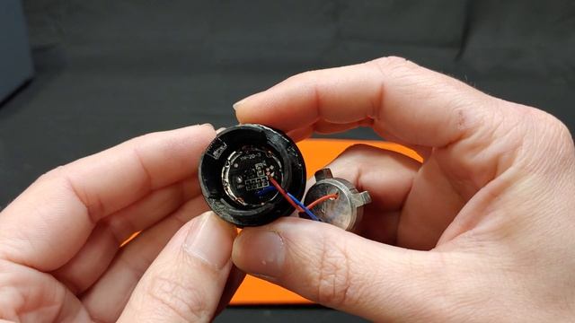 UltraFire LED Flashlight Review смотреть онлайн