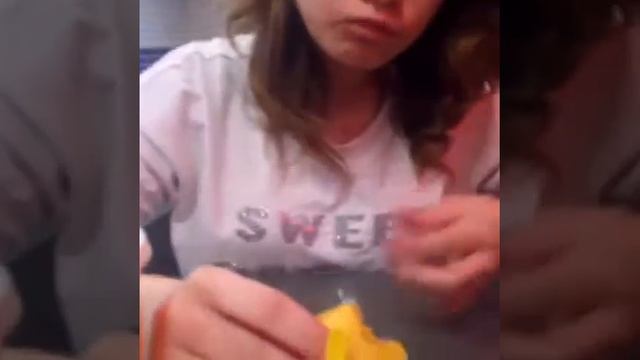 После выступления идём в пиццу! Пробуем макаруны!