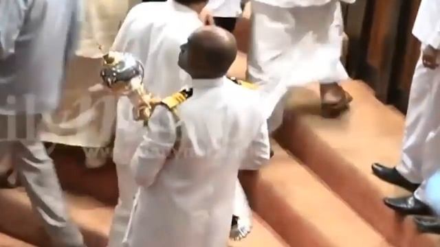Ozzy Man Reviews: Sri Lankan Parliament Brawl смотреть онлайн