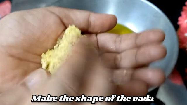 बारिश में चटपटे करारे भुट्टे के वडे/मक्का corn vadas(maize смотреть онлайн