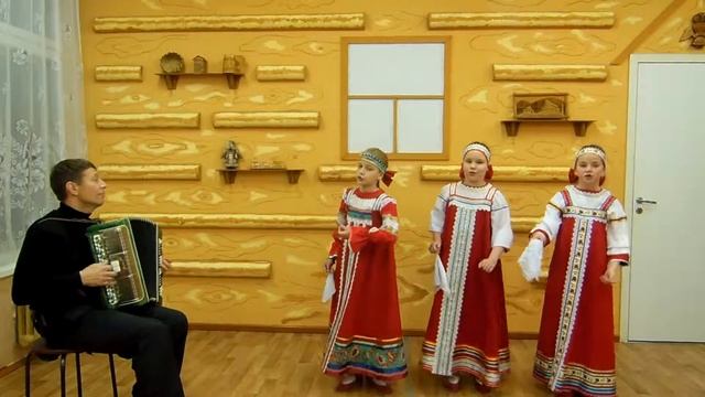 96 Ансамбльнародной песни Подружки, Черных Мария, Михеева Алиса, Грицюта Анастаси, г Сыктывкар Вот смотреть онлайн