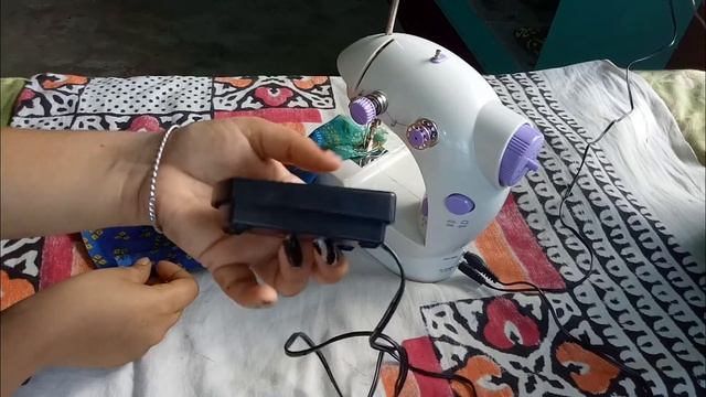 How to use footpedal in Mini Sewing machine.... смотреть онлайн