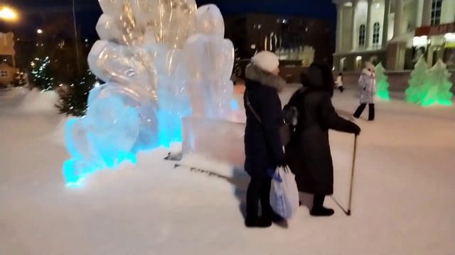 НОВОГОДНЯЯ СКАЗКА на площади 400летия Тюмени. смотреть онлайн