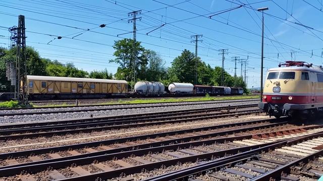 E03 001 bei ihrem 50ten Geburtstag смотреть онлайн