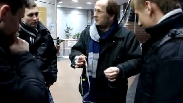 Юрий ДЮФ и три веревочки в Бресте.avi смотреть онлайн