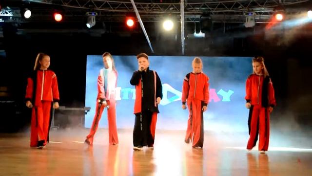 Вокально-танцевальный бэнд Little Play - Импульсы (Live Show)(Live Sound) смотреть онлайн