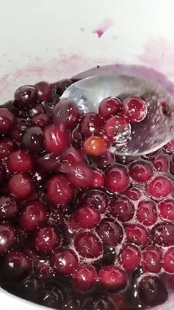 Варенье пятиминутка из вишни #shorts #рецепты #заготовкиназиму смотреть онлайн