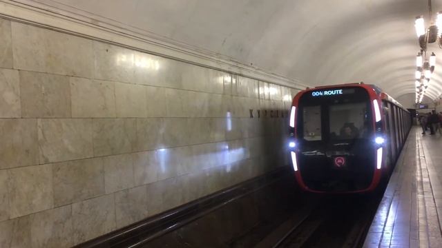 Москва 2020 с маршрутом 004 на станции Курская смотреть онлайн