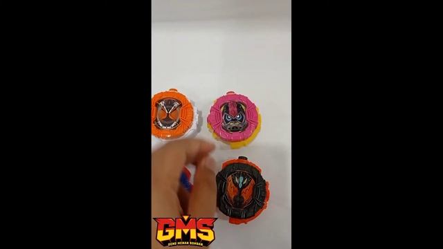 KAMEN RIDER ZI-O RIDEWATCH DX FOURZE SPECIAL MEGAZINE ZI-O LASER RIDERWATCH CROSS Z MAGMA PARA смотреть онлайн