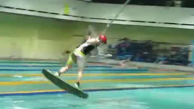 Вейкборд в бассейне, тренировка 07.11.2013 22:15 смотреть онлайн