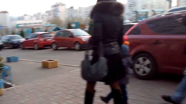 ежедневная пробка в жилой зоне ул. Драгоманова 6а смотреть онлайн