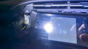 Toyota Prius 30 car radio replacement / Замена магнитолы Тойота Приус 30