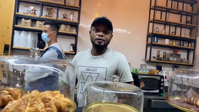 Cafe vlog, having a Q andA with barista in Dubai смотреть онлайн