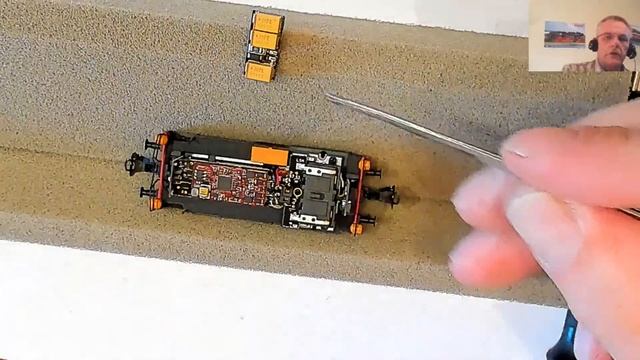 PIKO [D041] Digitalseminar TT Klein-Diesellok TGK2 - Digitalisierung & Soundeinbau смотреть онлайн