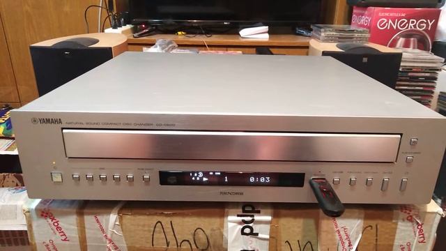 Yamaha CD-C600 смотреть онлайн