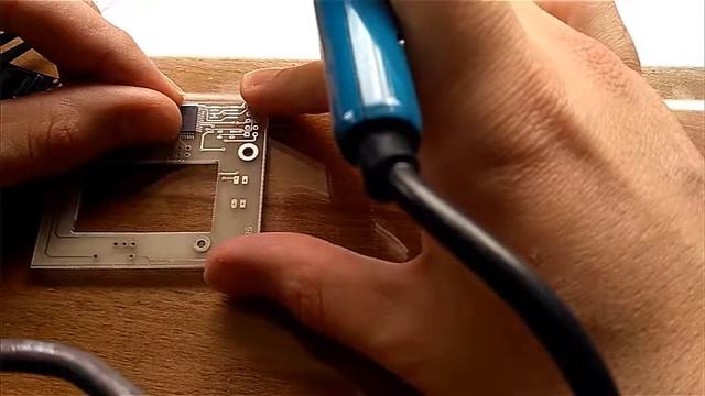Learn how to soldering SMD components and IC with usual soldering tools смотреть онлайн