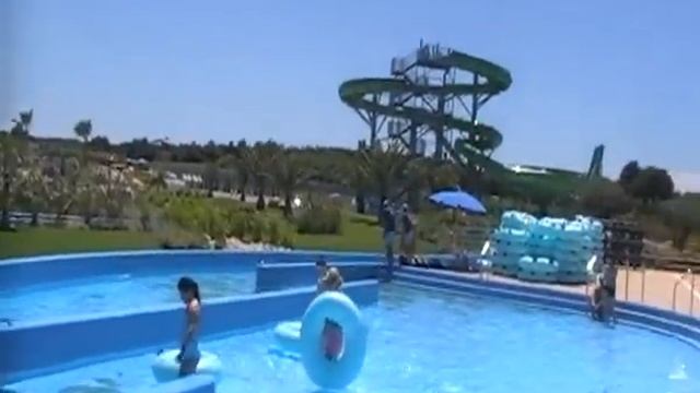 AQUACOLORS POREČ 25. 06. 2015 UŽIVANJE NA TOBOGANIH смотреть онлайн