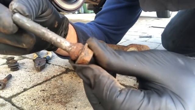 Range Rover L322 TDV8 Brake Discs, Pads & Caliper service смотреть онлайн