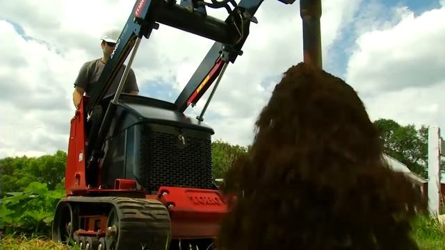 Toro Dingo kertépítőgép gödörfúró adapterrel смотреть онлайн