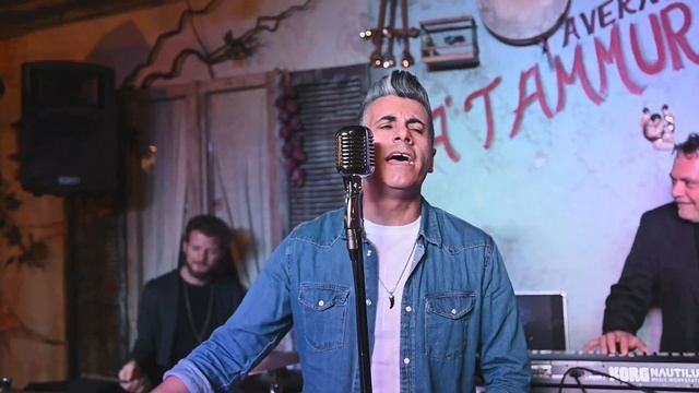 Tu vuò fà l'americano - Cover Emanuele Montella band смотреть онлайн