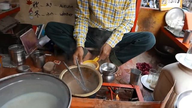 Indian Street Food - SPICED MILK TEA Masala Chai смотреть онлайн