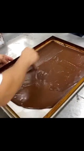 Simple Chocolate Cake With Creamy Nutela Filling