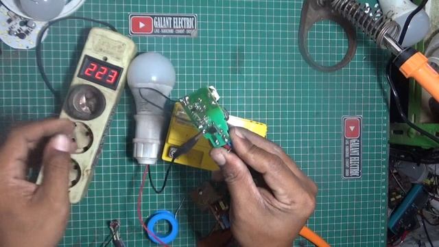 BUAT CHARGER AKI 12 V DARI DRIVER BEKAS LED || Ide kreatif dari rosok driver Led bekas смотреть онлайн