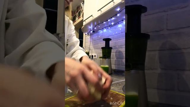 Встречаю утро☀️готовлю фреш и смузи 🍏завтрак 13:00✅ смотреть онлайн