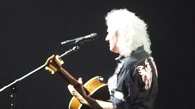 Queen + Adam Lambert - "Love of my life" live @ Unipol - Bologna 10 Nov 2017 смотреть онлайн