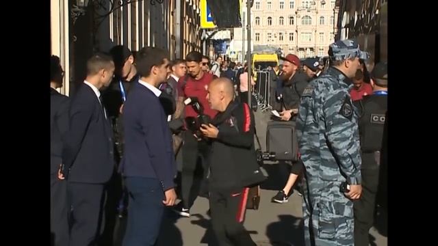 СБОРНАЯ ПОРТУГАЛИИ ПРИБЫЛА В ПЕТЕРБУРГ И ЗАСЕЛИЛАСЬ В ОТЕЛЬ смотреть онлайн