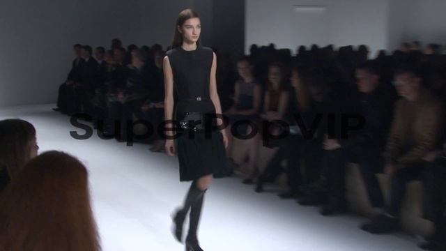 Models walk the runway at Calvin Klein Collection - Fall ... смотреть онлайн