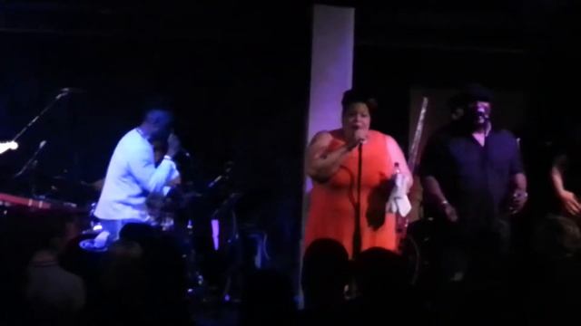 Ordinary Day - Omar (Live @ Jazz Cafe, London 27-06-13) смотреть онлайн