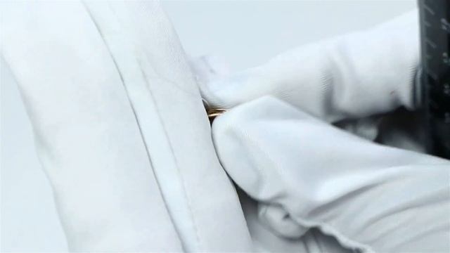 Золотая подвеска КЮЗ Del'ta с фианитом D034174 смотреть онлайн