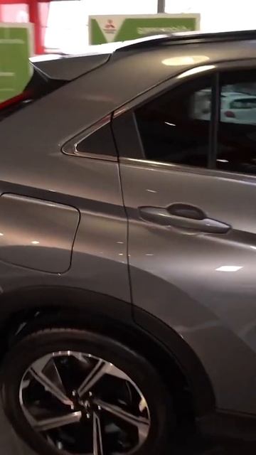 Automobile Mitsubishi Eclipse Cross 2.4 Plug-In Hybrid Basis 4WD SUV-Coupé 72 kW 193 Nm Review смотреть онлайн