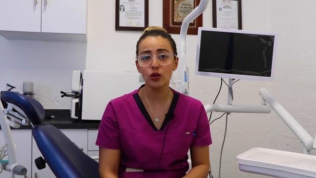 ¿Cómo se hace la limpieza dental con ultrasonido? смотреть онлайн