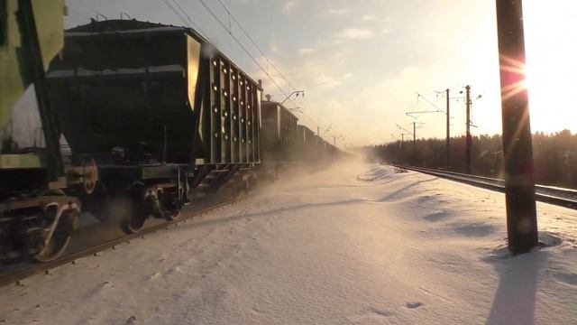 Тепловоз 2ТЭ116-1553 с грузовым поездом смотреть онлайн