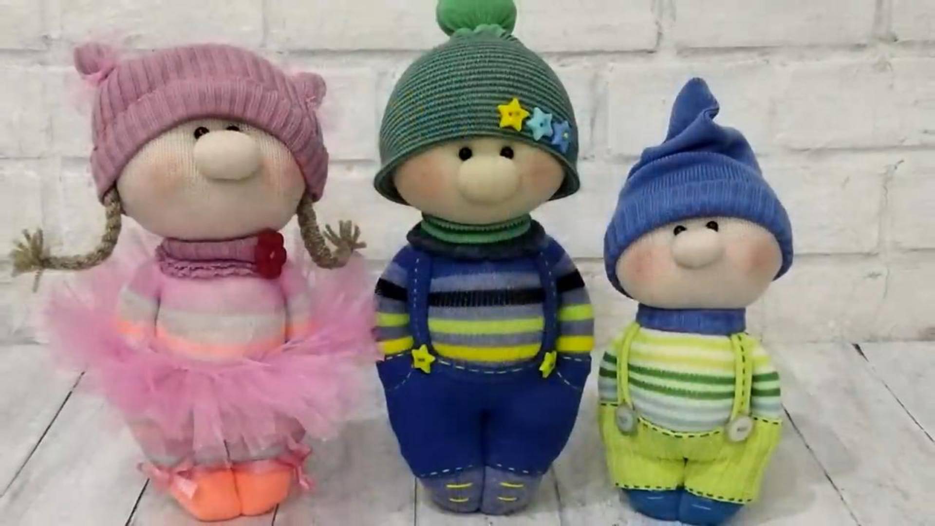 Как cделать куклу из носков - игрушки