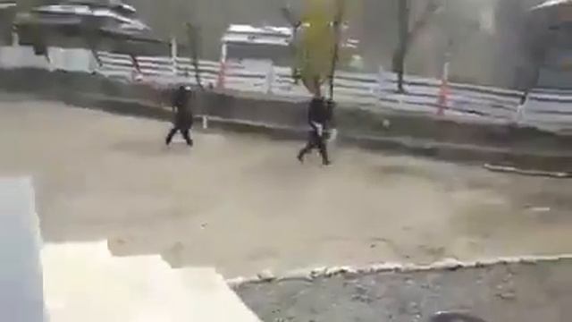 Small school girls trapped during heavy shelling by indian Army, shouting and crying смотреть онлайн