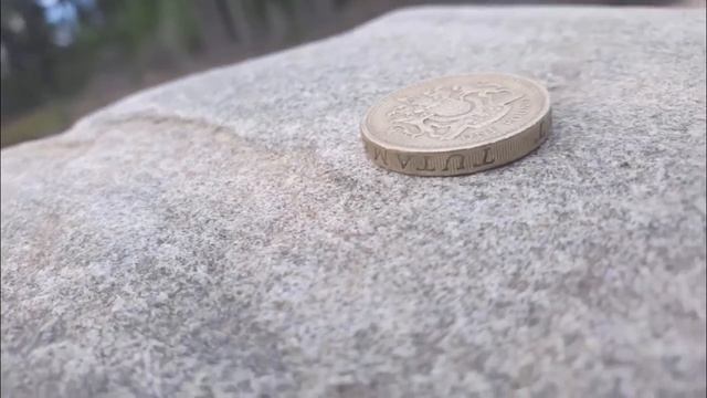 1 Pound Royal arms of UK 1983 смотреть онлайн