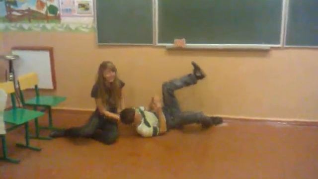 Только бы не упасть :D ХОП смотреть онлайн