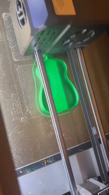 Green Guitar #3dprinting смотреть онлайн
